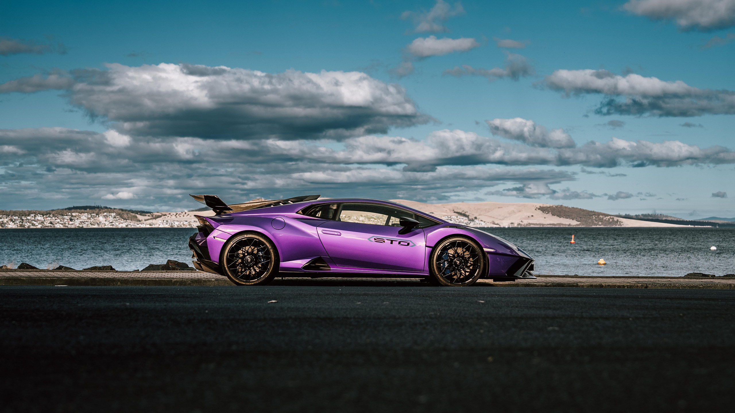 Unleash The Beast A Deep Dive Into The Mesmerizing Lambo Huracan Purple